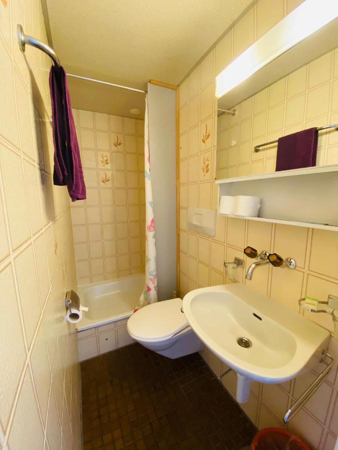 Doppel- oder Zweibettzimmer